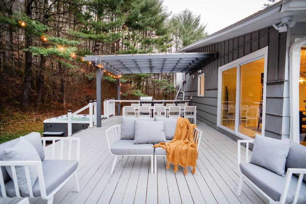 Prattvilla -Catskill -Mountain Escape 5 Bedroom ,3 Bath With Hot Tub Prattsville ภายนอก รูปภาพ